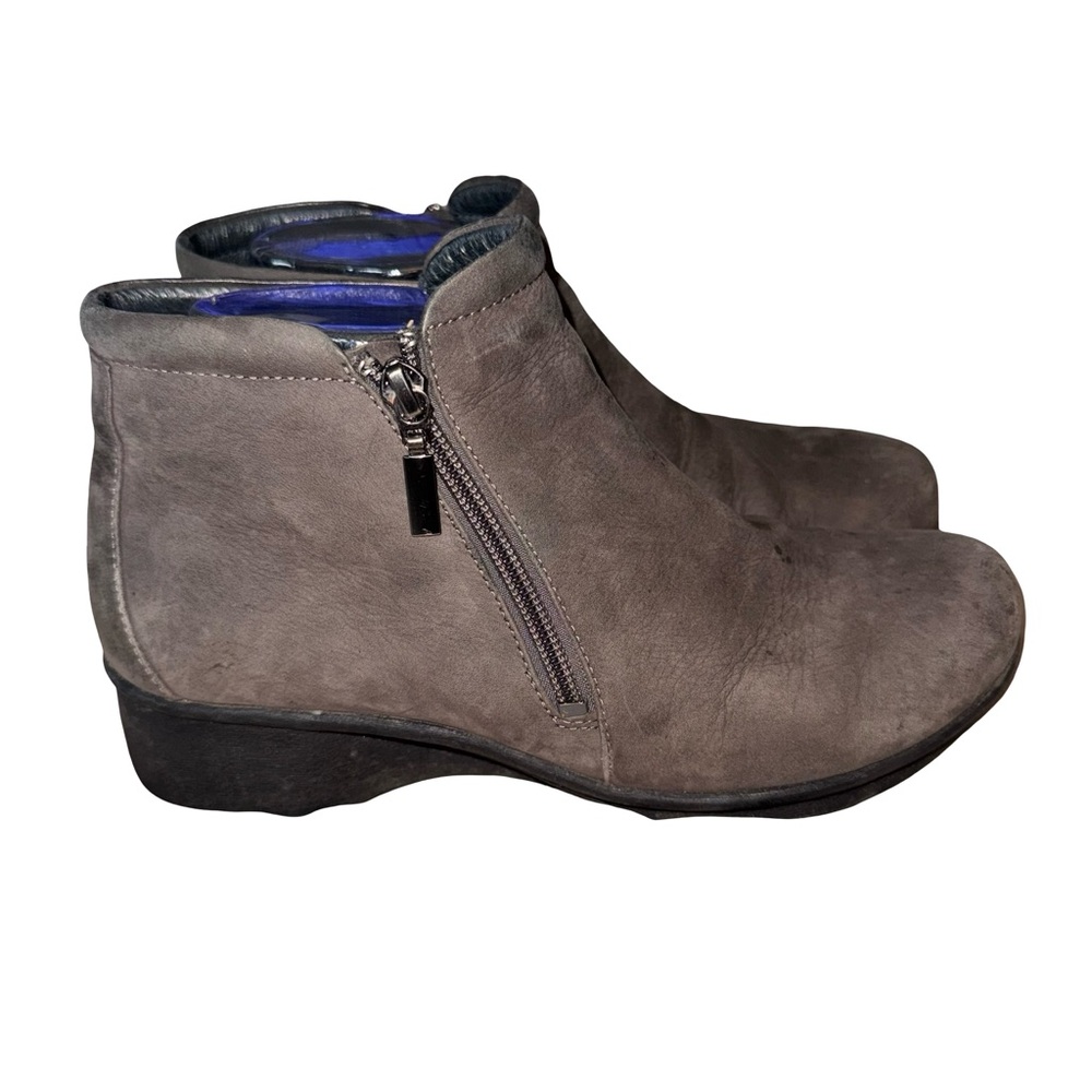 Dansko Taupe Leather Ankle Booties Side Zip Low Heel Comfort‎ Boots neutral 8 - Picture 4 of 5